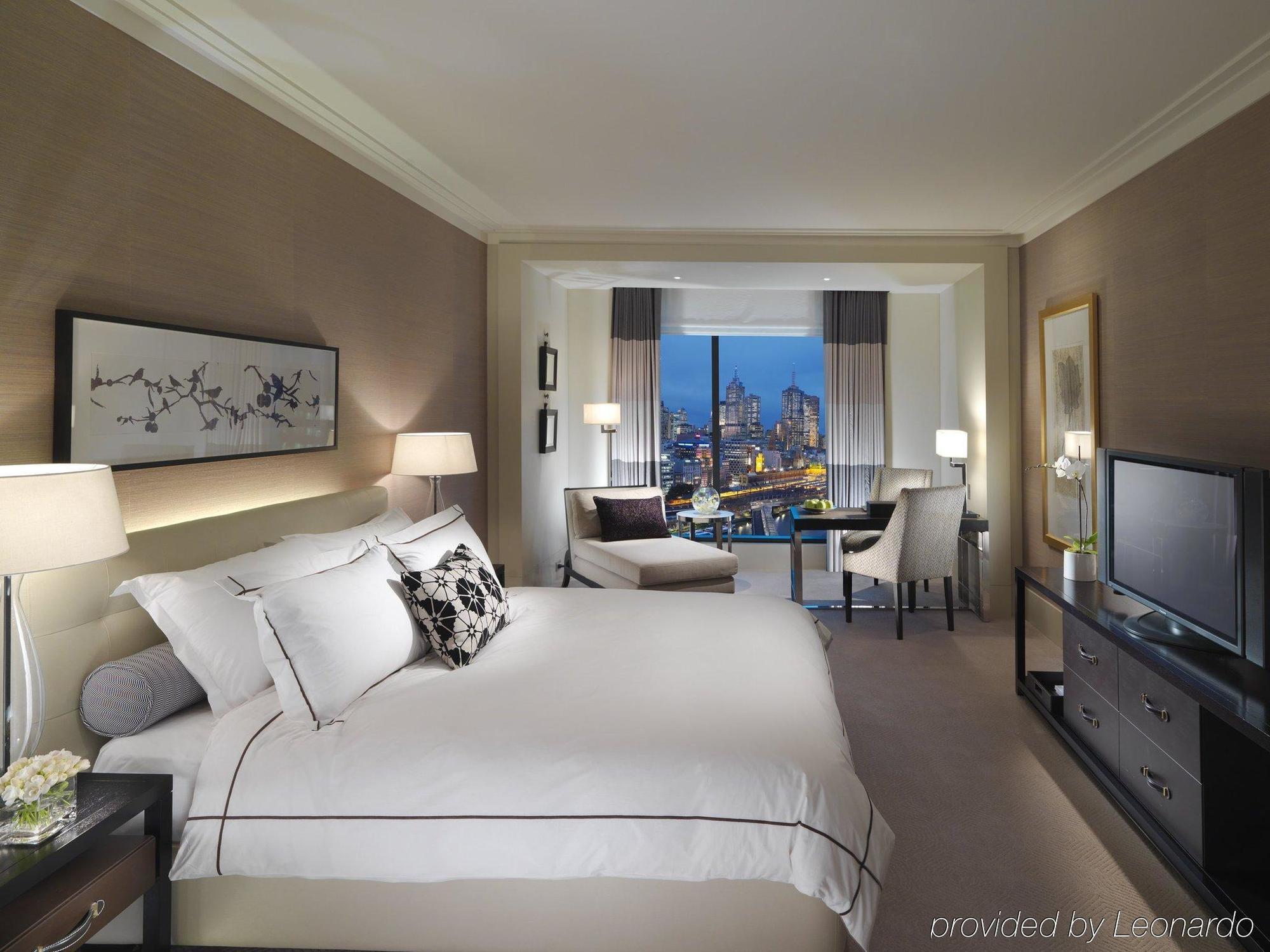 فندق Crown Towers ملبورن الغرفة الصورة A bedroom at the Mandarin Oriental, New York