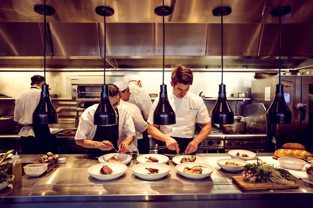 فندق Crown Towers ملبورن المظهر الخارجي الصورة The kitchen at the restaurant